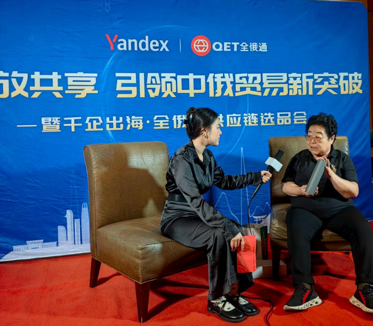 向俄羅斯Yantec推薦沈陽星光(guāng)重結晶碳化(huà)矽膜作(zuò)“不(bù)用(yòng)換濾芯的(de)家(jiā)用(yòng)台下(xià)直飲淨水(shuǐ)器(qì)”。